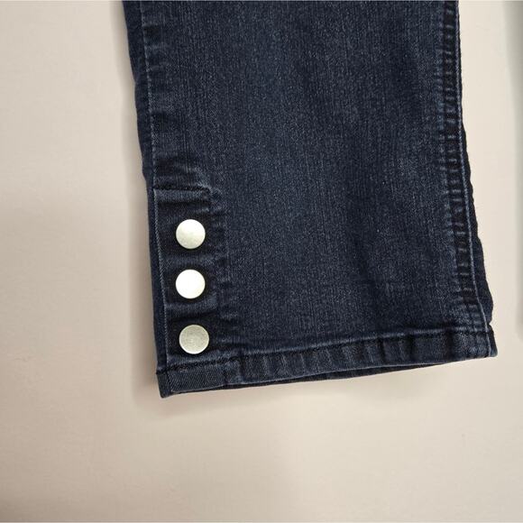 Dana Buchman Womens Capri Jeans Size 6 Dark Wash 3 Snaps at Cuff - Picture 7 of 9